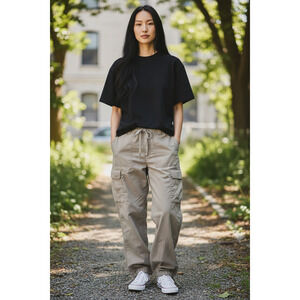 Abercrombie & Fitch 90's Baggy Paratroop Cargo Pants Size: Small Color:Tan